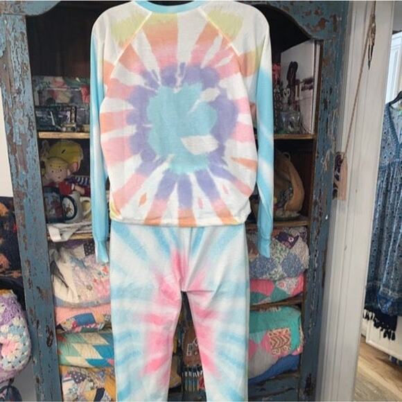NEW TIE DYE SWEATSUIT OR LOUNGEWEAR JOGGERS SET OR PAJAMAS - TOP & PANTS - Picture 2 of 6
